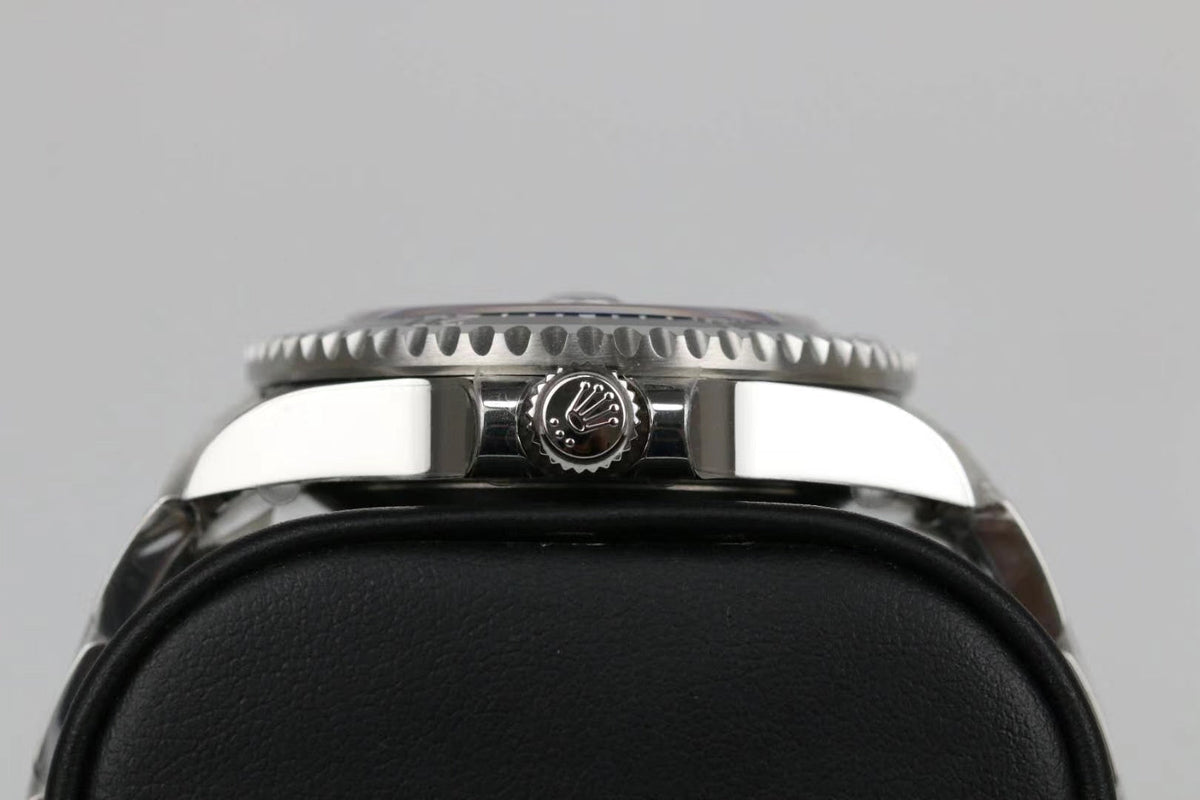 Rolex Sea-Dweller 43mm Silver Black