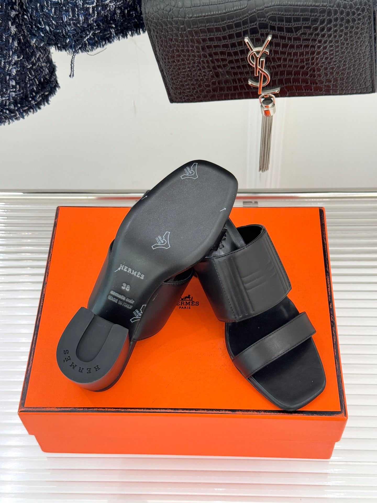 HM 26ss Heels Slippers 75 Black Sheepskin 642861