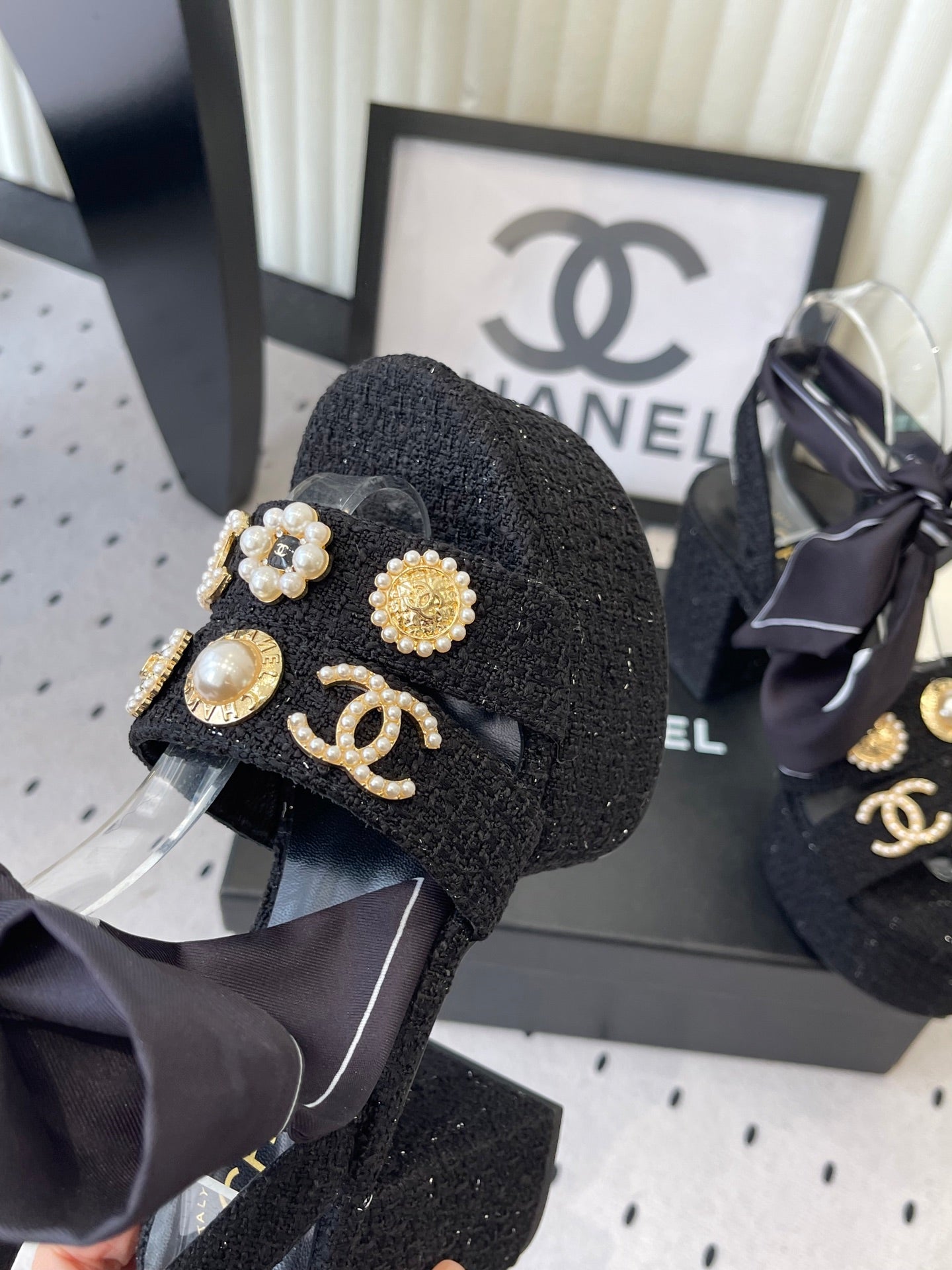 CC 26s Platform Sandals 75 Black Tweed Mixed Gold Charm 650088