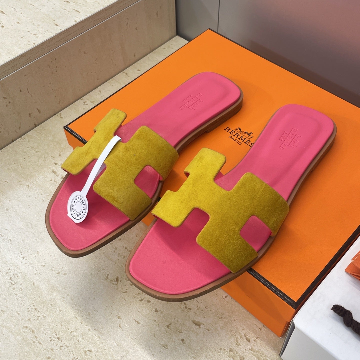 HM 26ss Oran Sandals Pink Yellow Suede Cowhide 607207