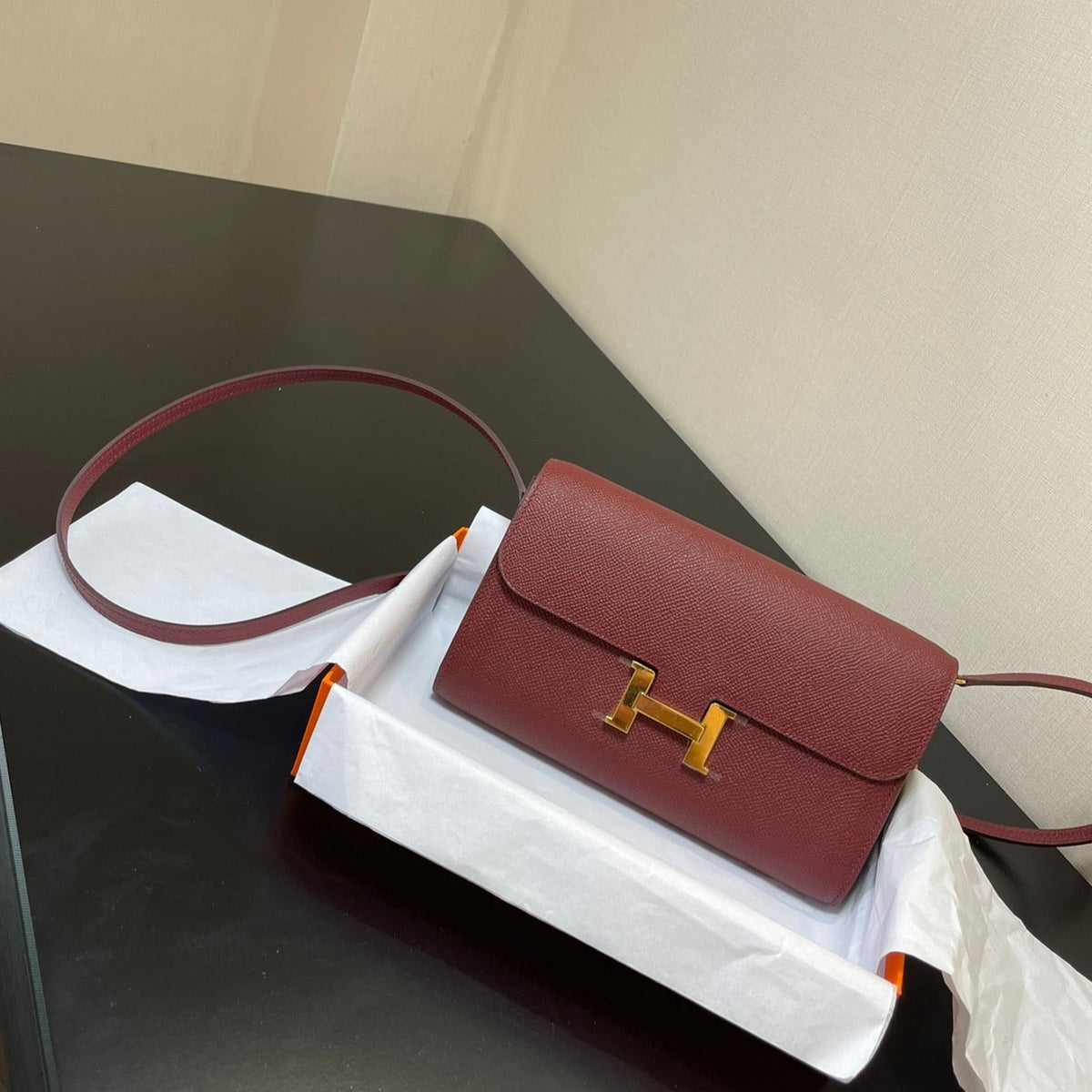 CONSTANCE TO GO 20.5 BURGUNDY EPSOM GOLD HARDWARE