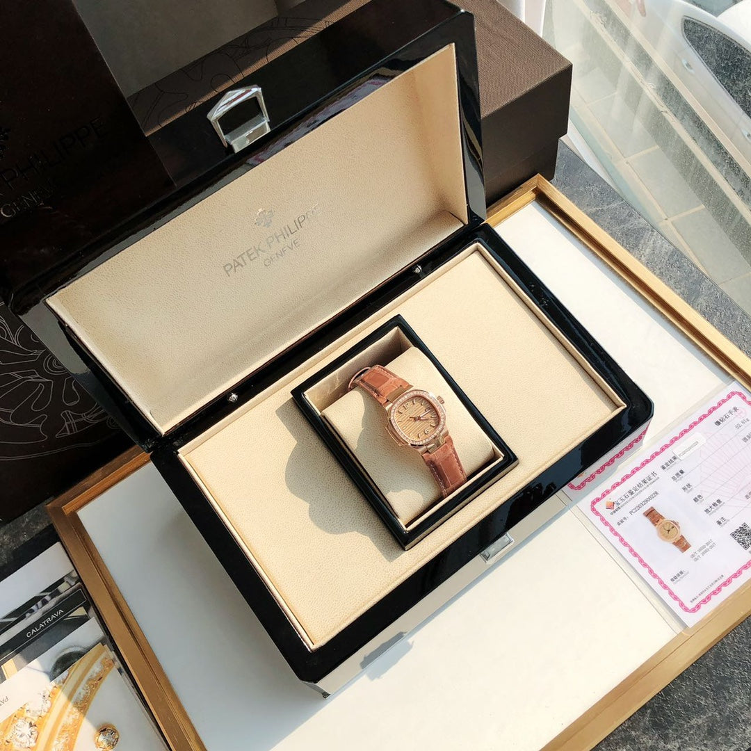 PATEK Nautilus 32mm Pink Gold Leather