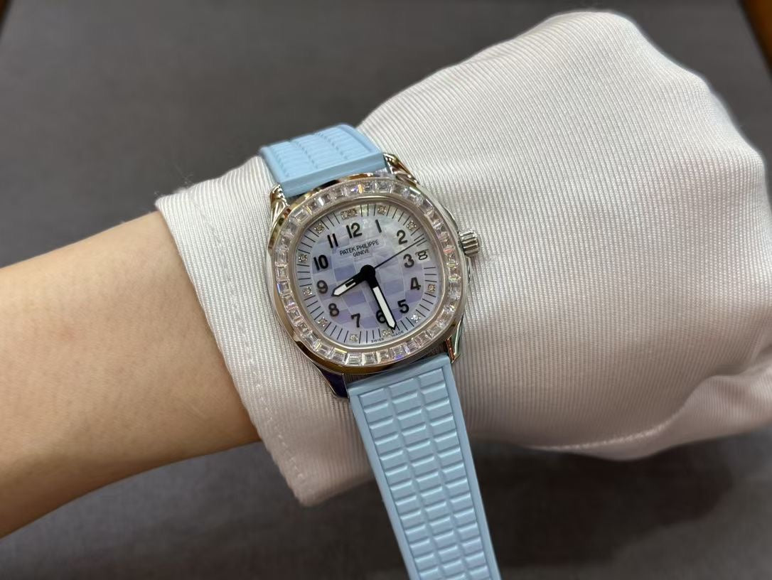 PATEK Aquanaut 35.6mm Silver White Dial