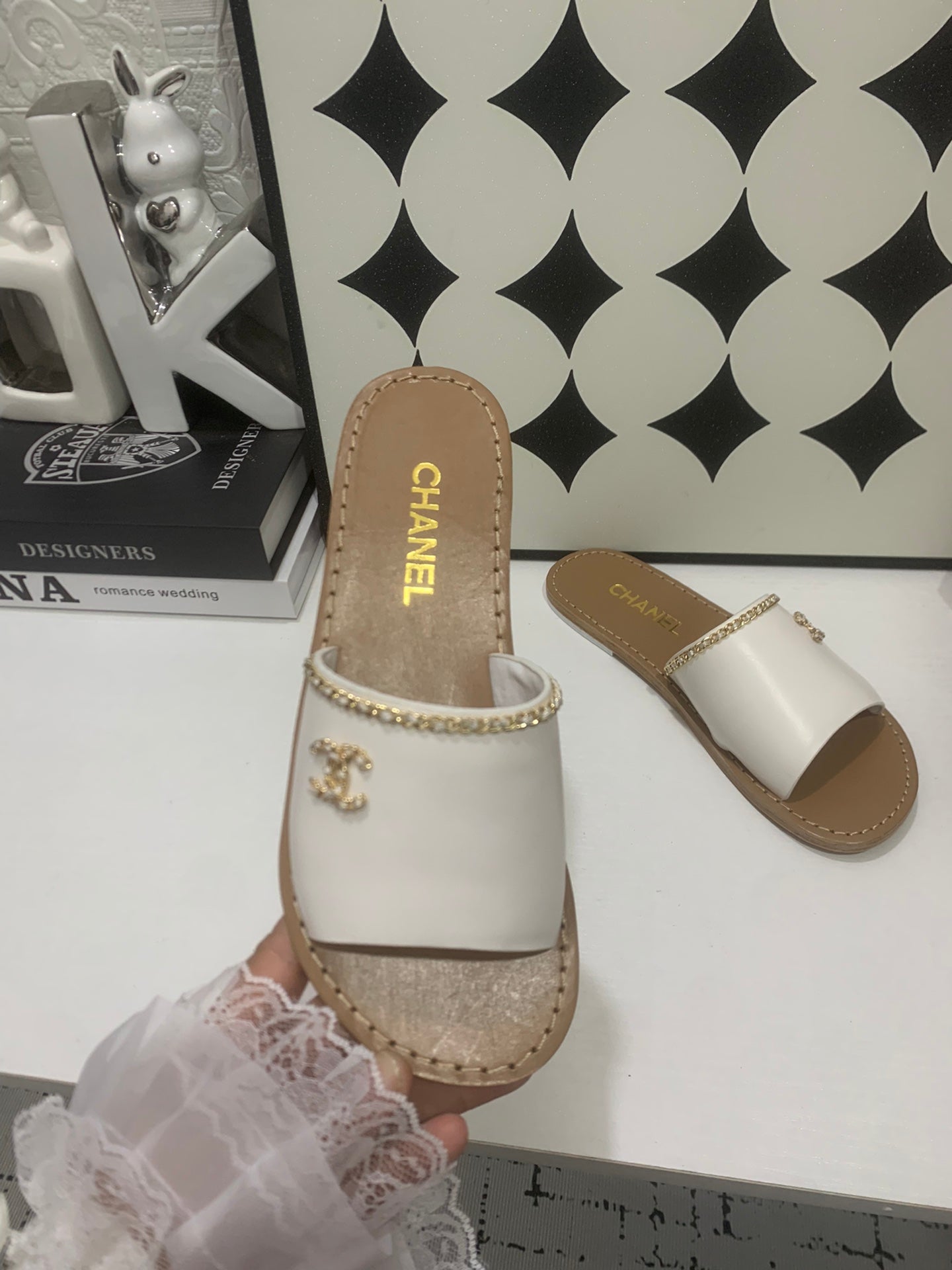 CC 2026 Slippers White Brown Cowhide 668088