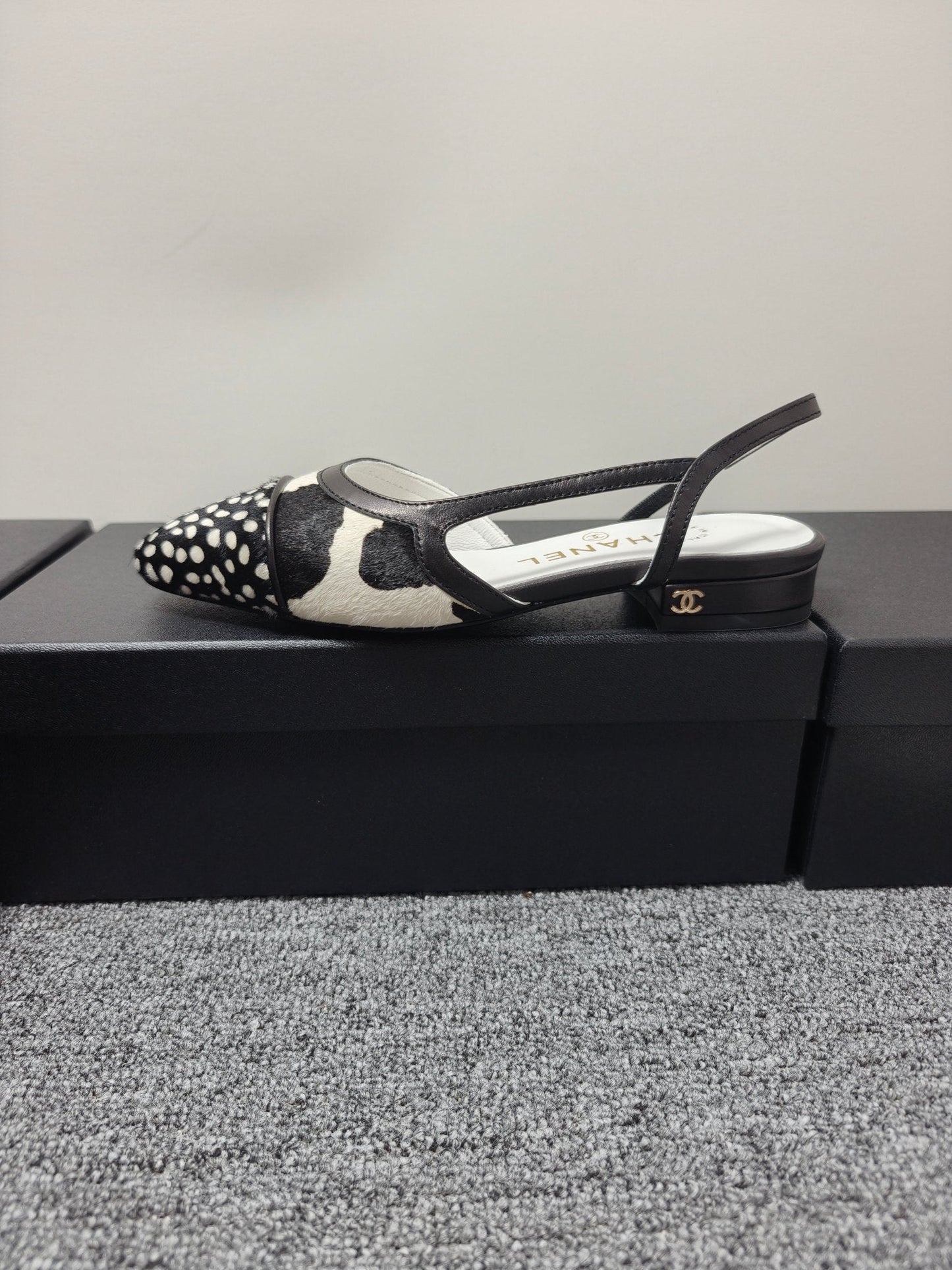 Chanel 2026 Slingback Black White Horsehair Calfskin 696631