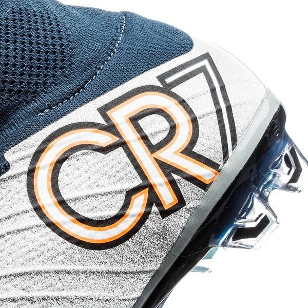 Superfly 4 Elite FG Sliver CR7