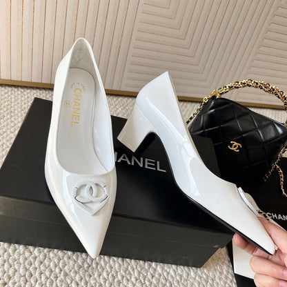 Chanel 2026 Pump With Heart-shaped Buckle Black Patent Leather 787140