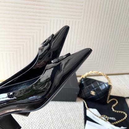 Chanel 2026 Pump With Heart-shaped Buckle Black Patent Leather 787144