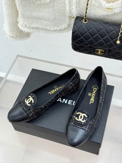 CC 2026 Loafers Sequined Fabric Sheepskin Gold Logo