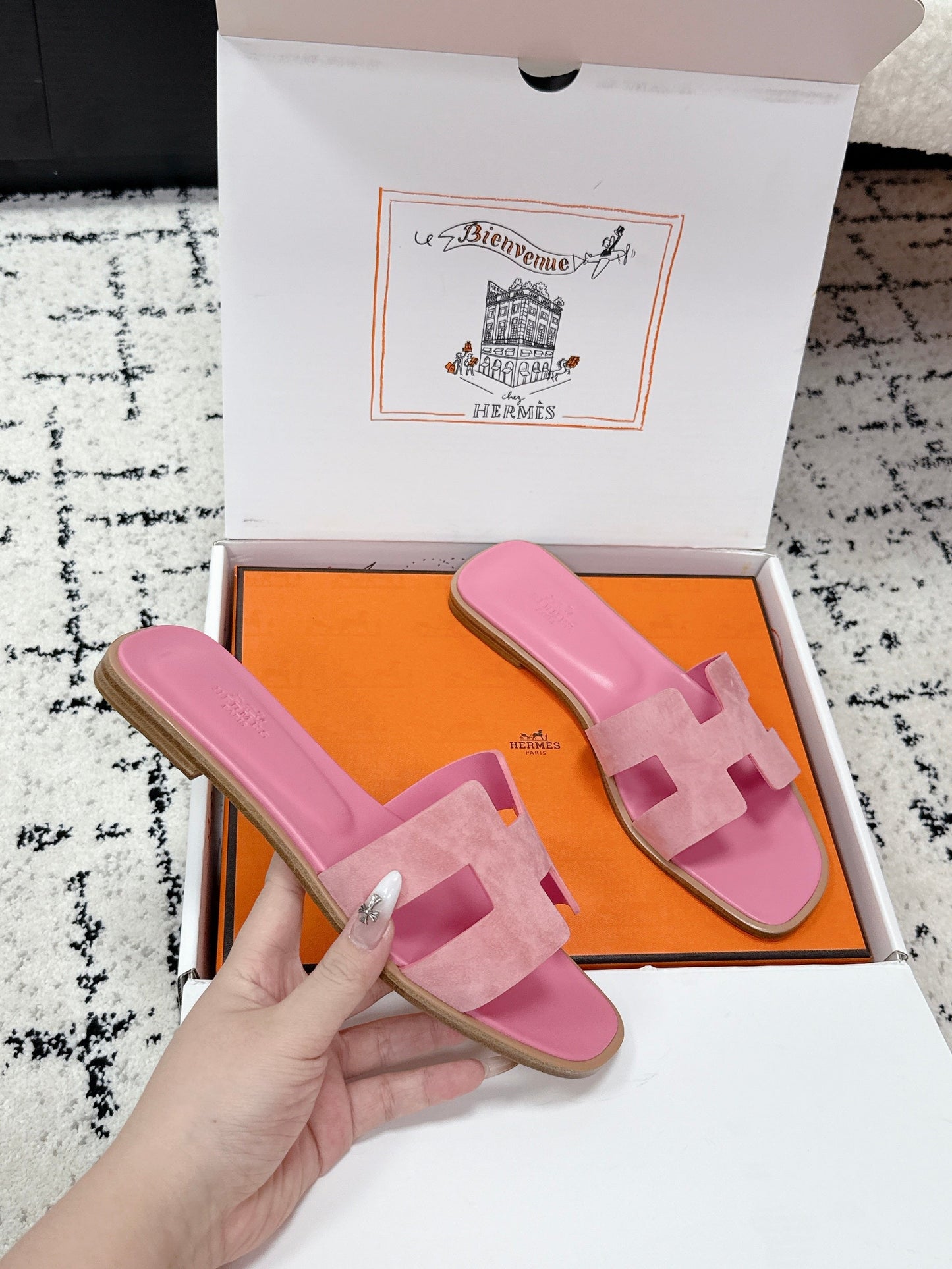 HM 26ss Oran Sandals Pink Suede 617187