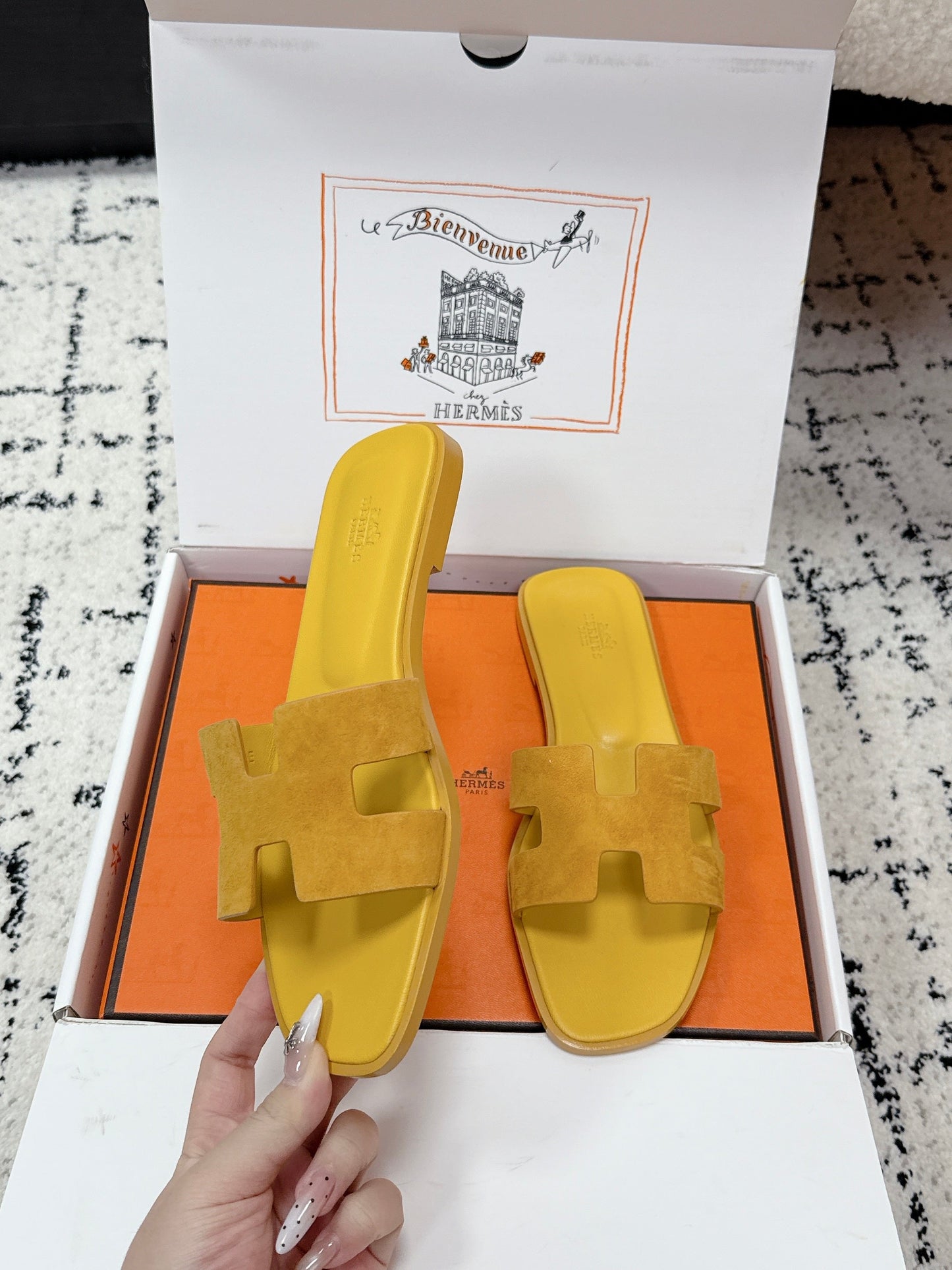 HM 26ss Oran Sandals Yellow Suede Cowhide 617194