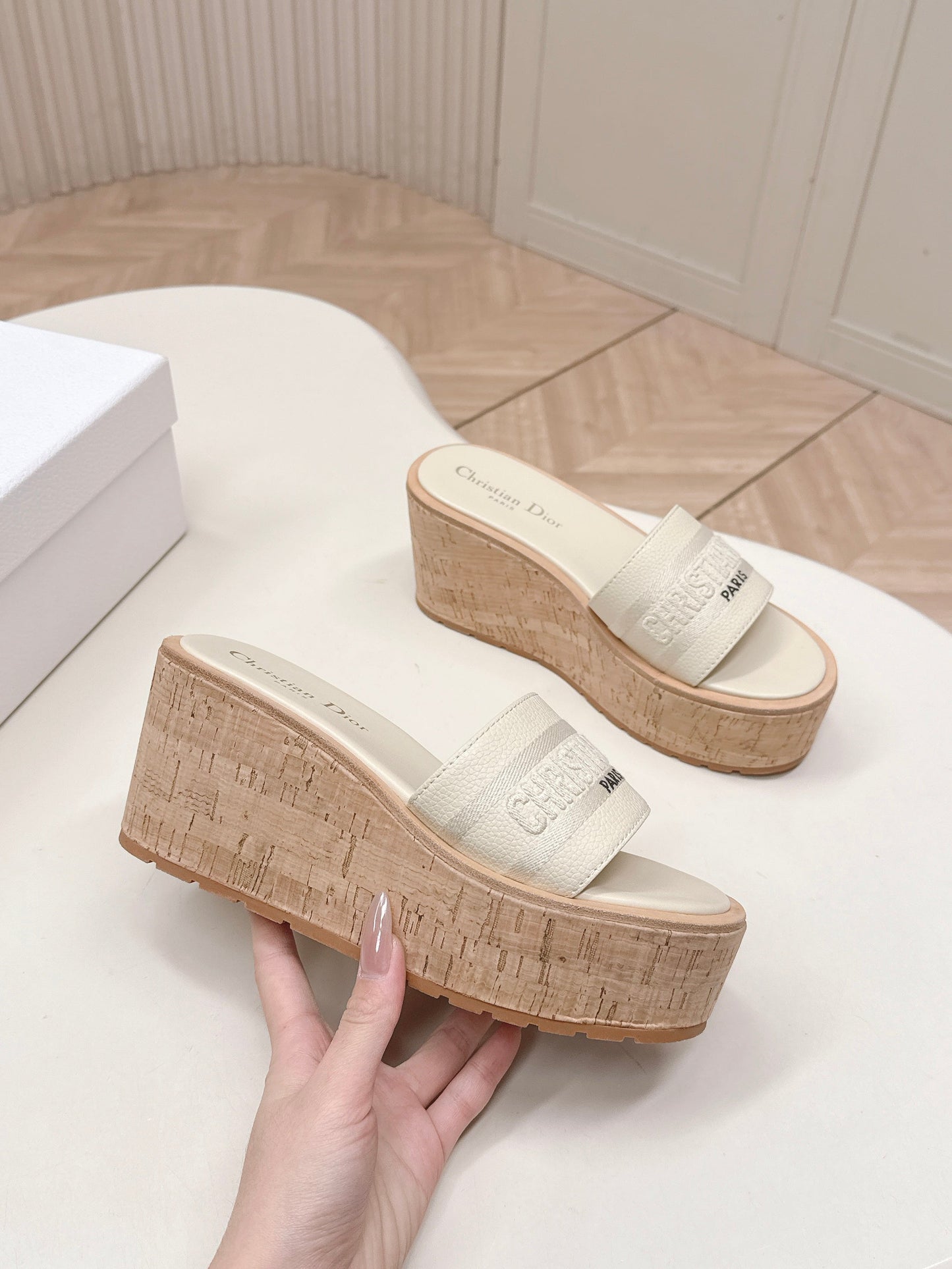 CD 26s  Platform Sandals 85 White Cowhide 643777