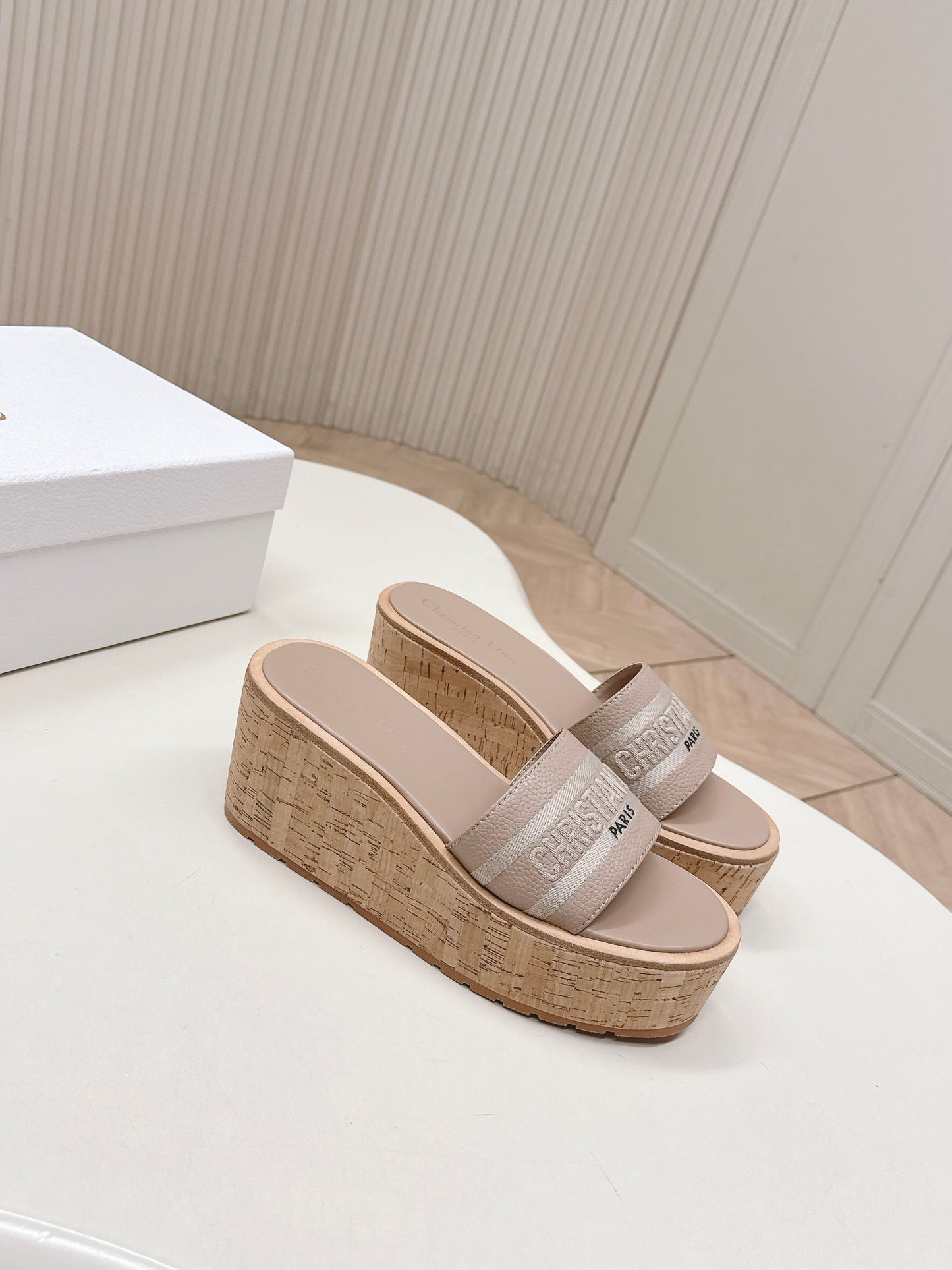 CD 26s  Platform Sandals 85 Nude Cowhide 643778