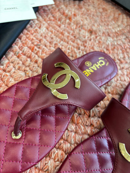CC 26s Thong Sandals Burgundy Sheepskin 648257