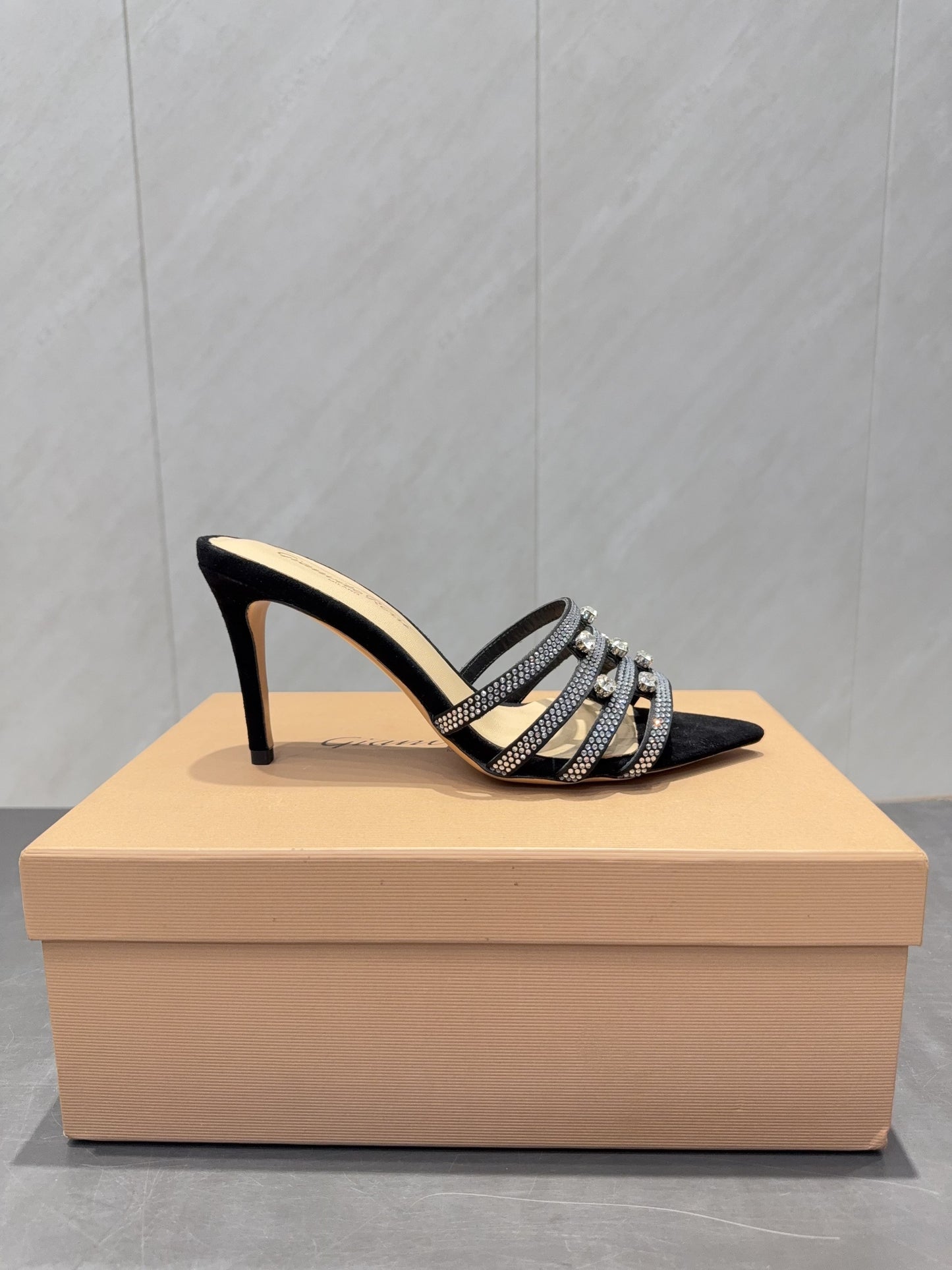 CL 26SS High Heeled Sandals 100 Black Beige Sheepskin 613826