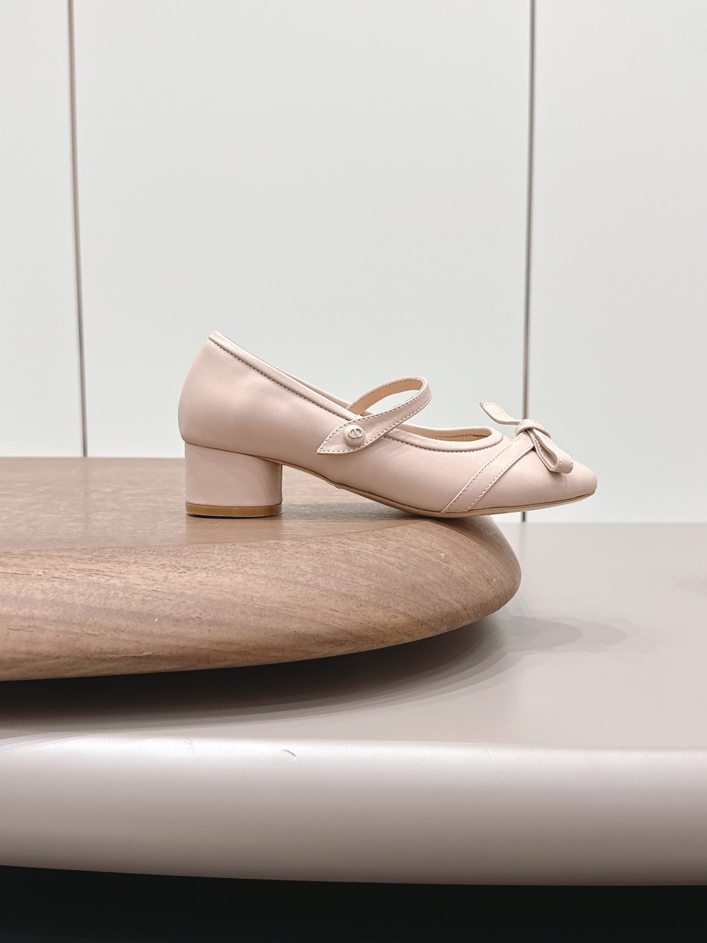 CD 26A Bow-tie Mary Jane 40 Sheepskin