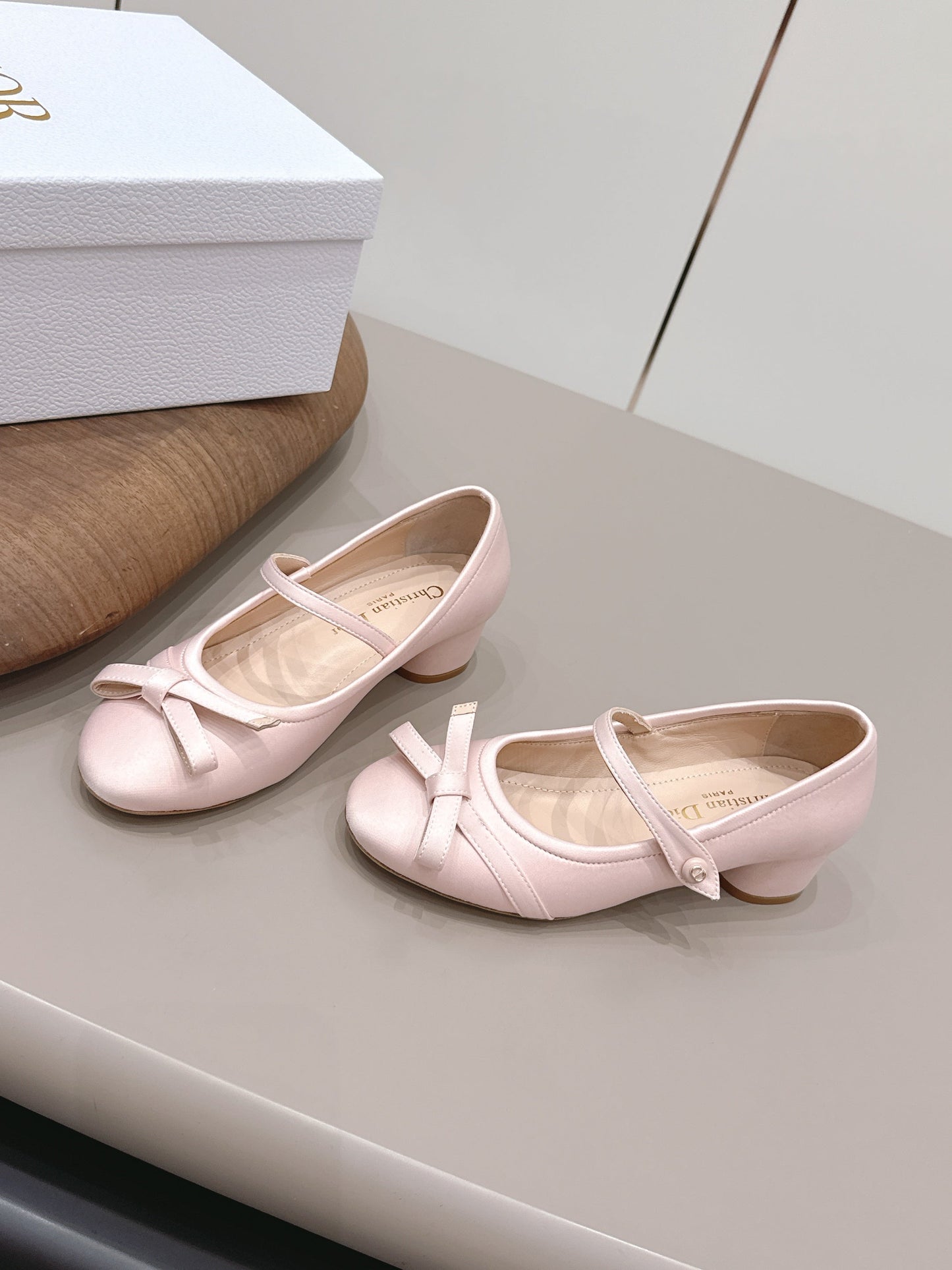 CD 26A Bow-tie Mary Jane 40 Sheepskin