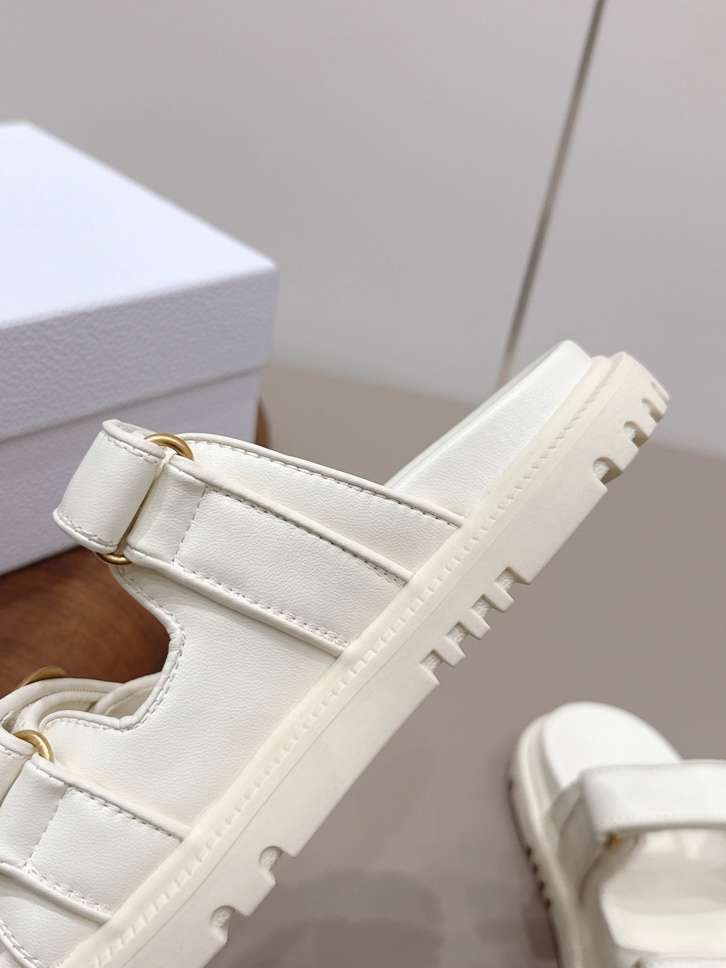 CD 26A Sandal Sheepskin Gold Buckle