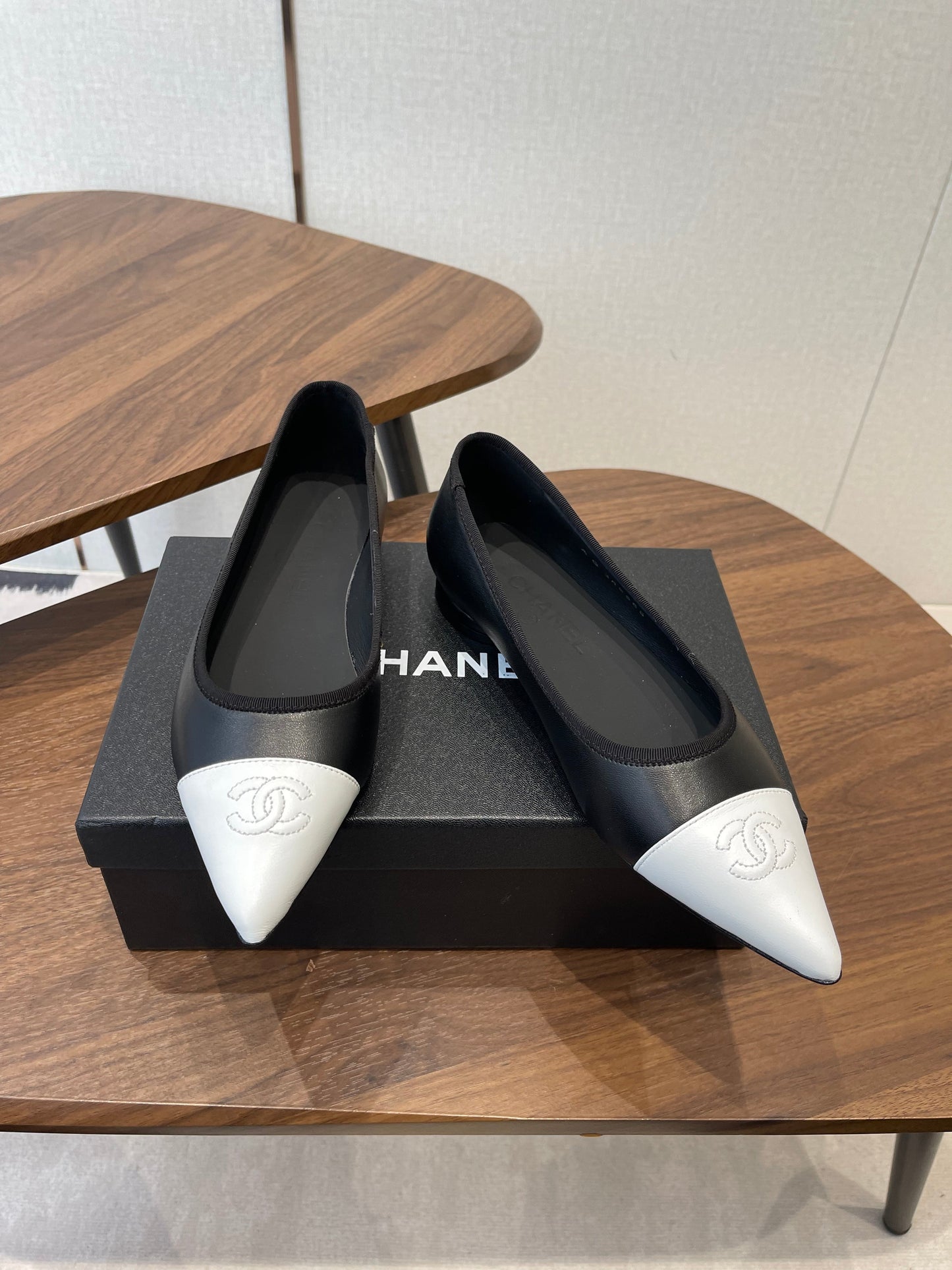 Chanel 2026 Ballerina Flat Black White Sheepskin 624237