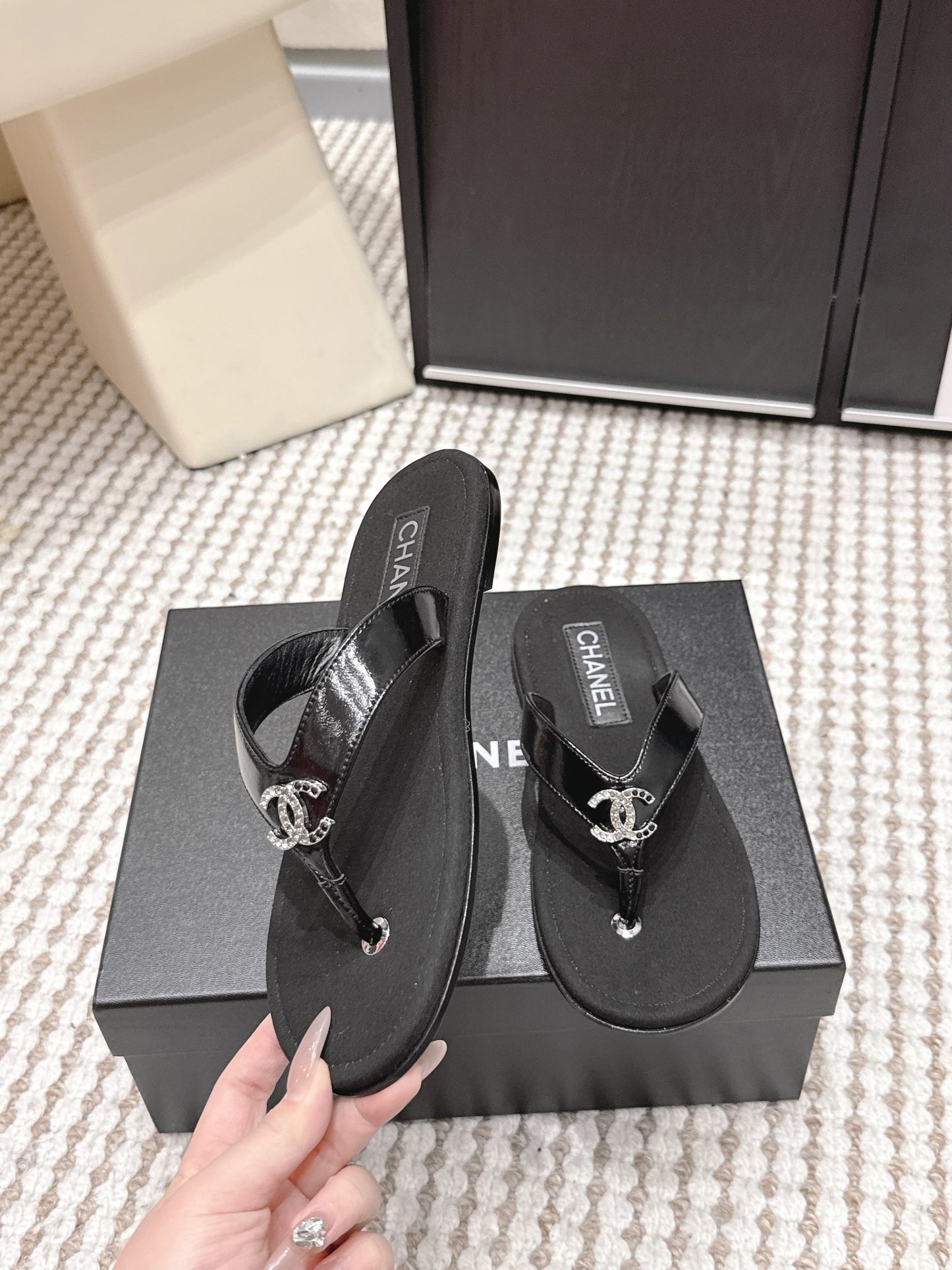 CC 26s Thong Sandals Black Suede Sheepskin 632352
