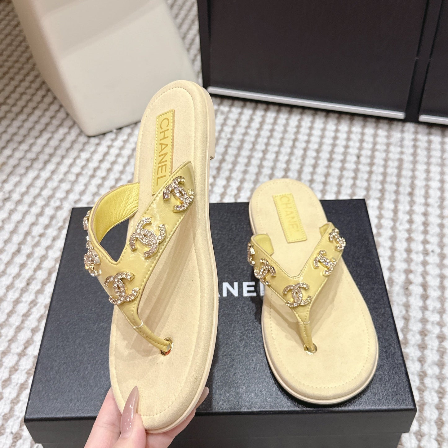 CC 26s Thong Sandals Yellow Suede Sheepskin Gold Charm 632360