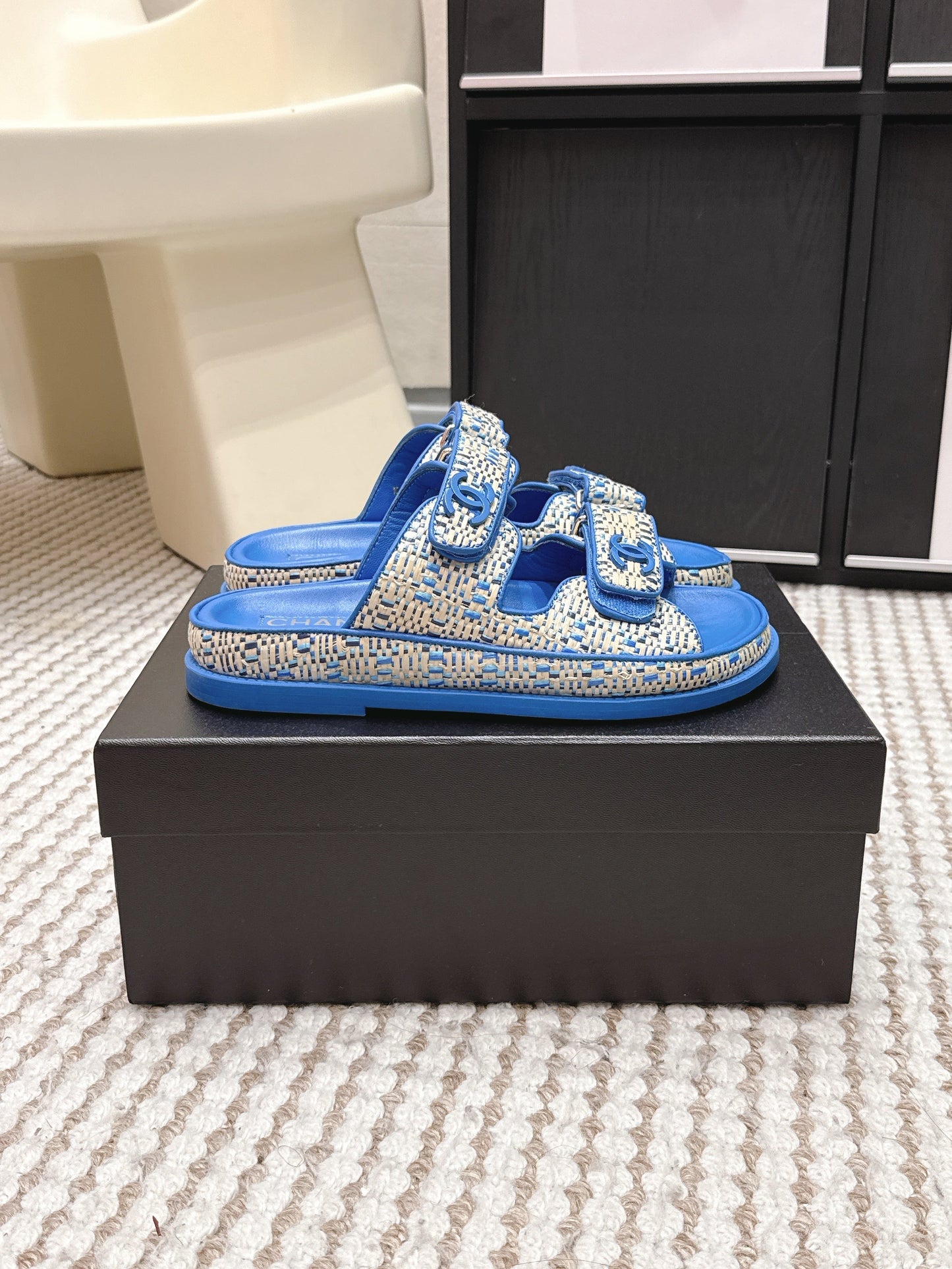 CC 26s Sandals Blue Beige Leather Raffia 632398