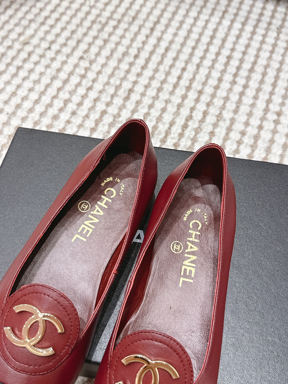 CC 26s Slip-on Flat Burgundy Black Calfskin 632342