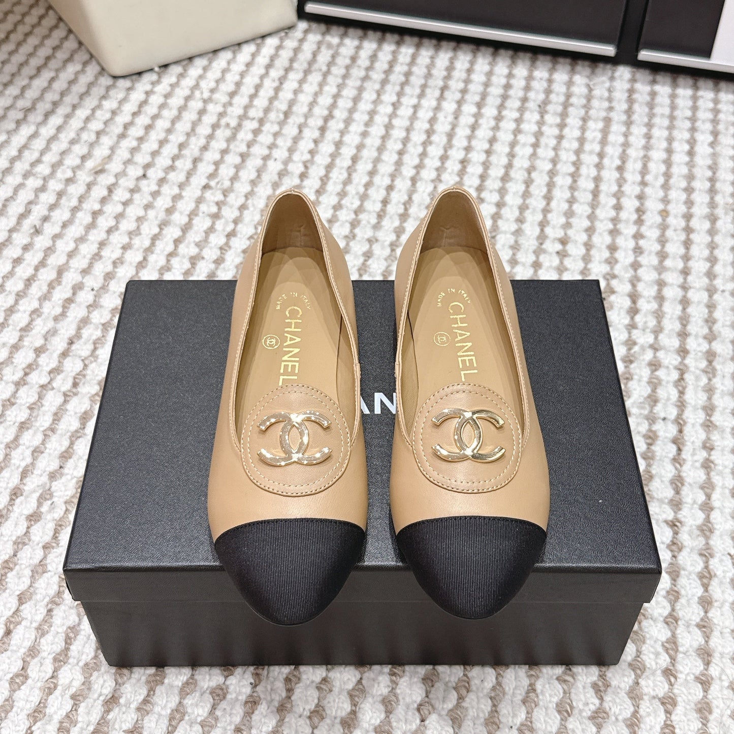 CC 26s Slip-on Flat Beige Black Calfskin 632343