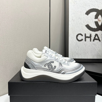 CC 26s Casual Sneakers White Gray Fabric Cowhide 626380