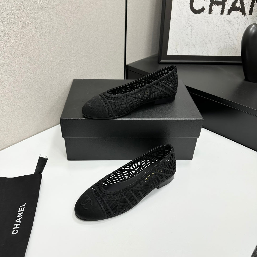 CC 26s Ballet Flats Black Canvas Leather 626301
