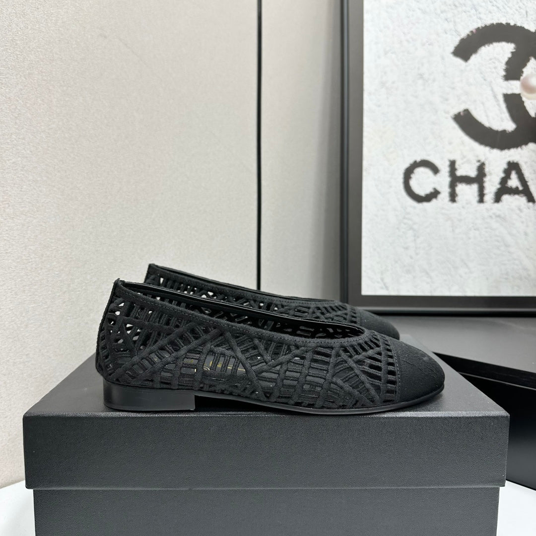 CC 26s Ballet Flats Black Canvas Leather 626301