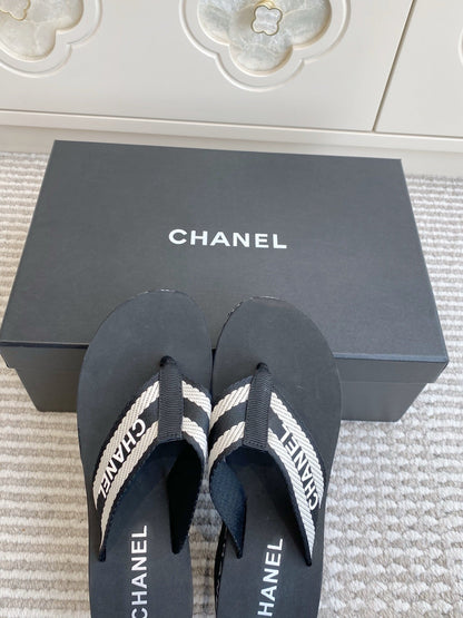 CC 26s Thong Sandals 65 Black White Rubber Leather 647677