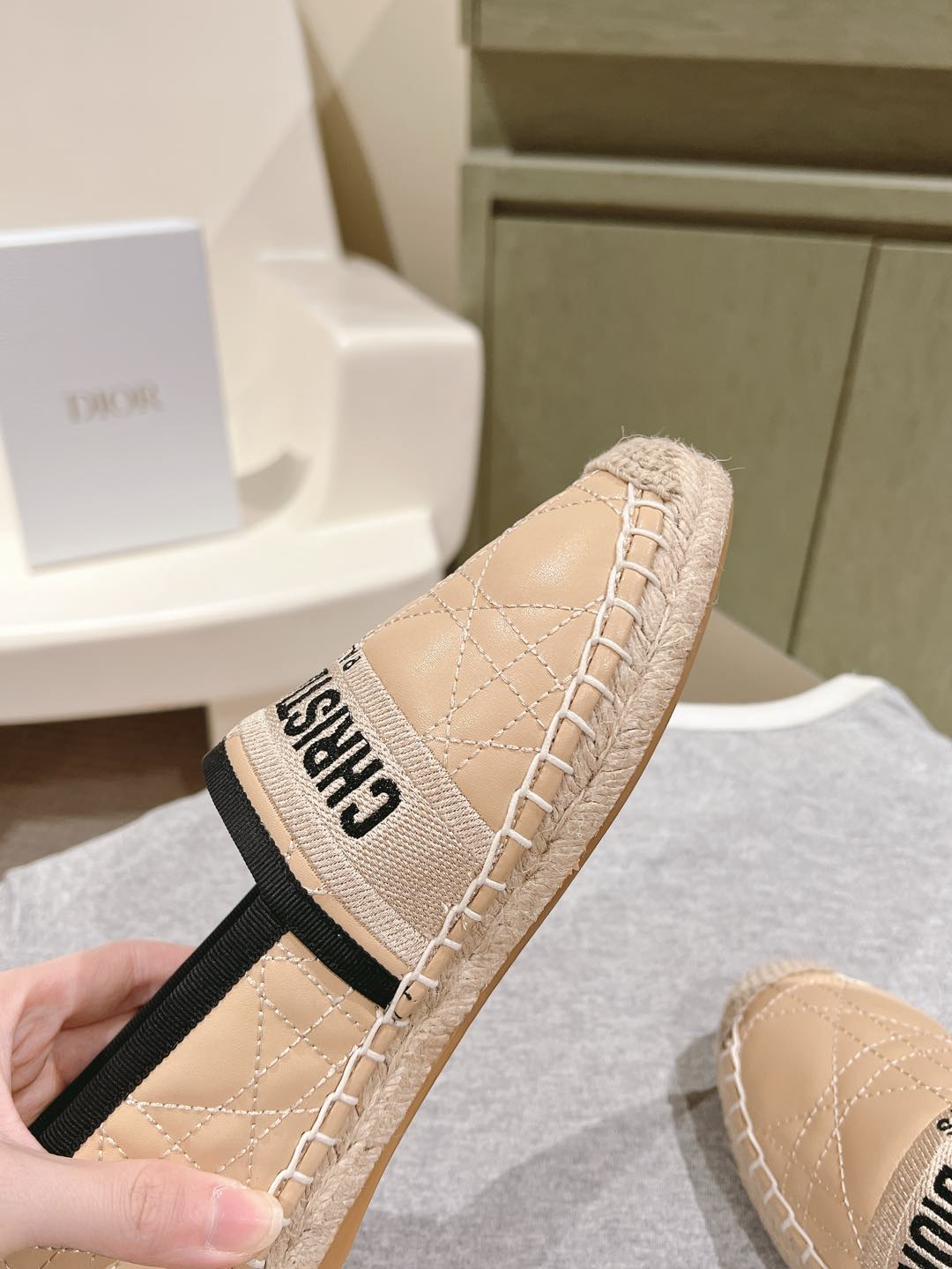 CD 26s Loafers Embroidery Beige Black Cowhide 653265