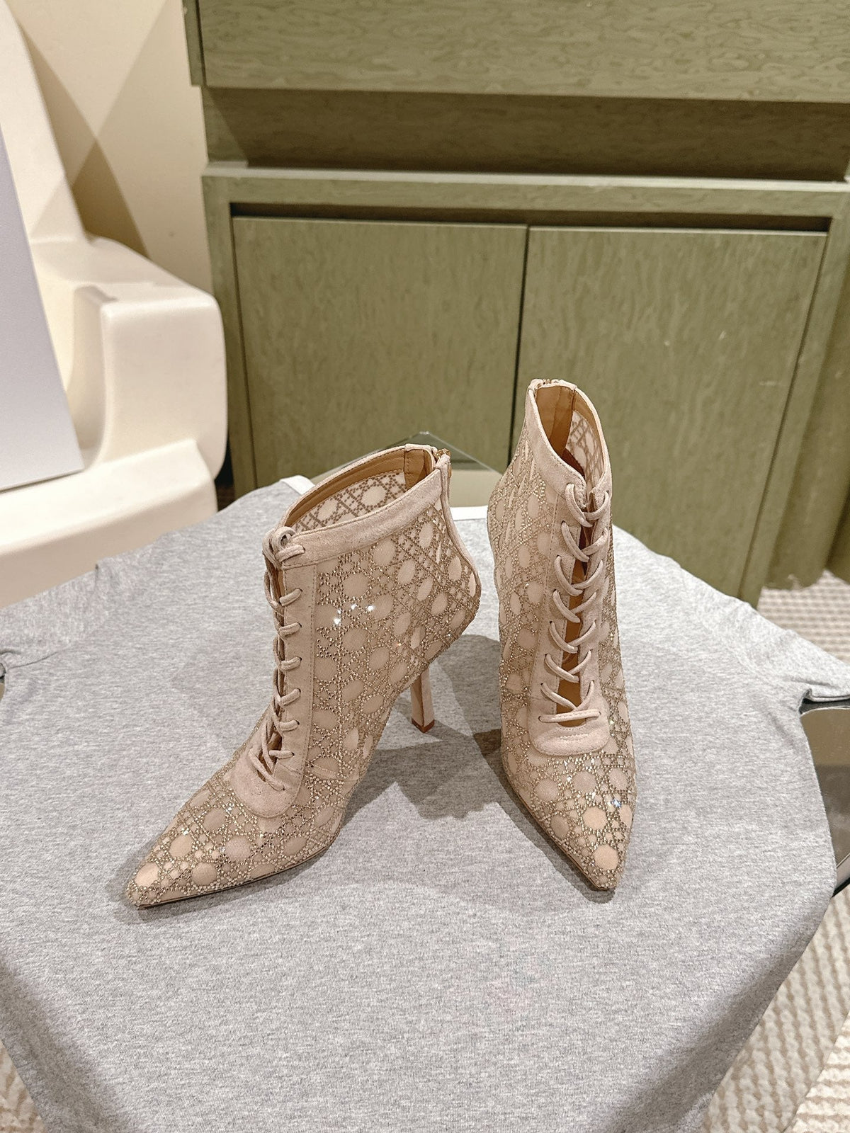 CD Capture  Ankle Boot  85mm Beige  Mesh & Suede 483090