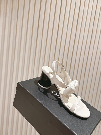 CC 26s Bow Sandals 55 White Cowhide 658465
