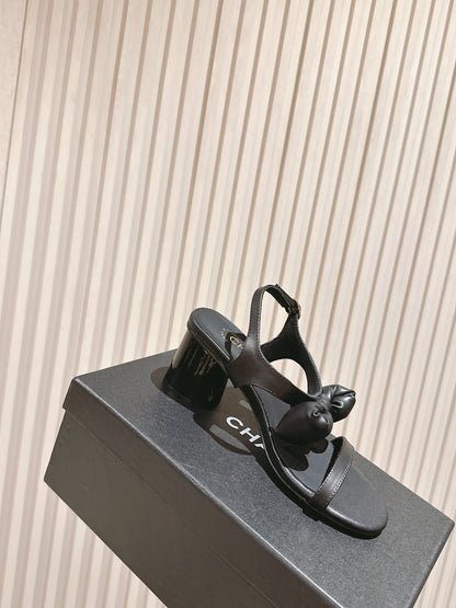 CC 26s Bow Sandals 55 Black Cowhide 658467