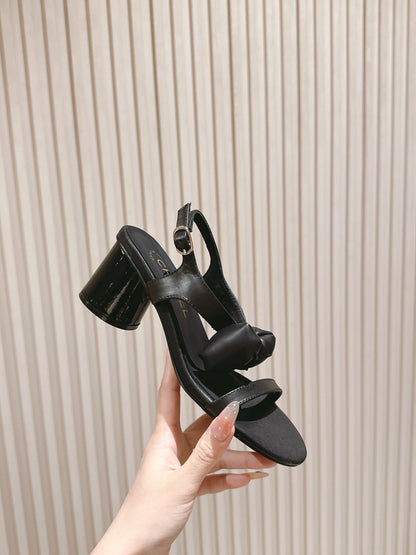 CC 26s Bow Sandals 55 Black Cowhide 658467