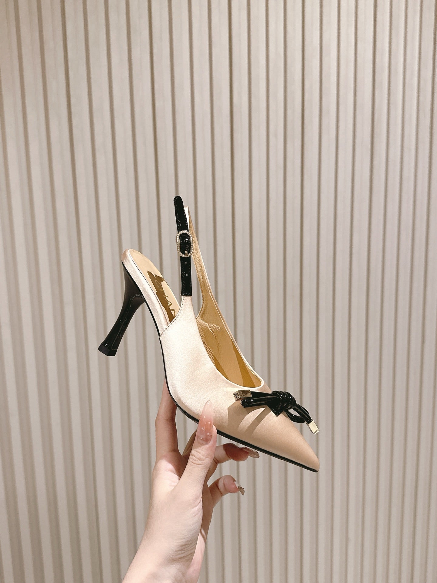 CC 26s Slingback 85 Beige Satin Sheepskin 658479