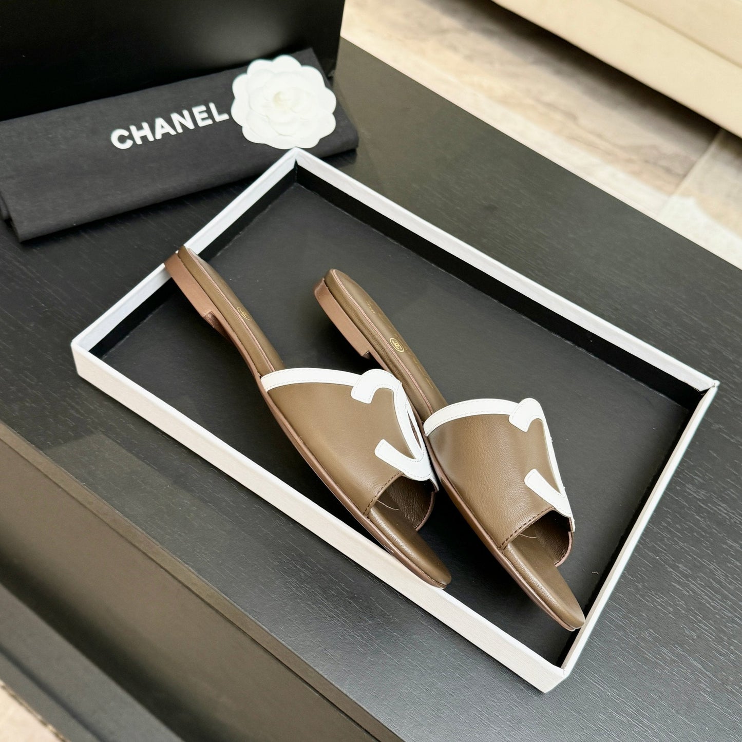 CC 2026 Flat Slippers Olive Green Sheepskin Double C 700453