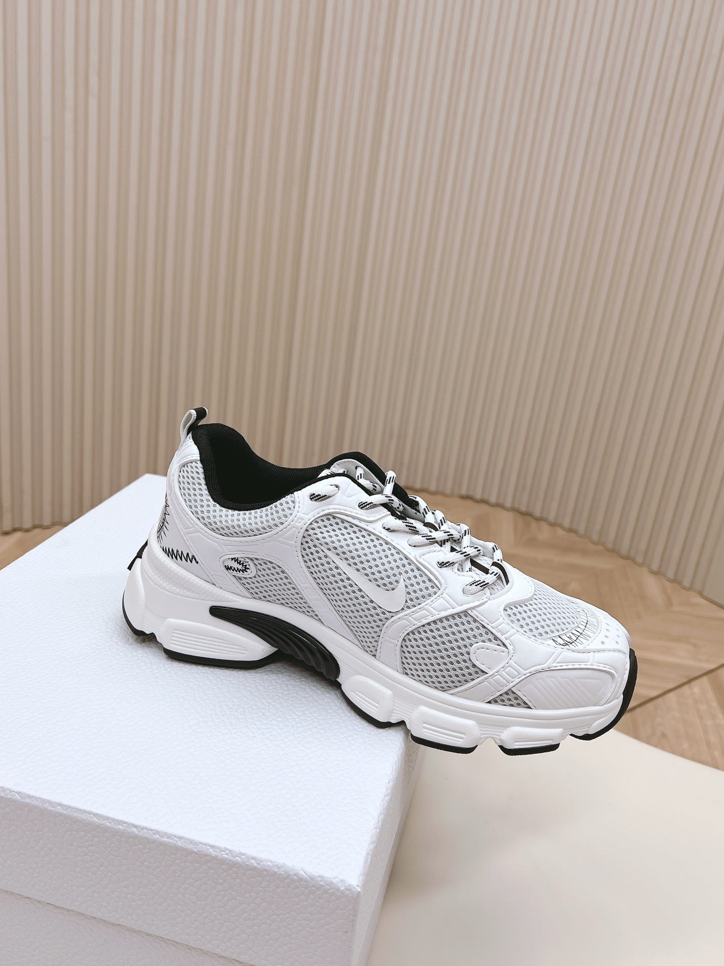 CD 26s Chrono Sneakers White Black Cowhide Mesh 643753