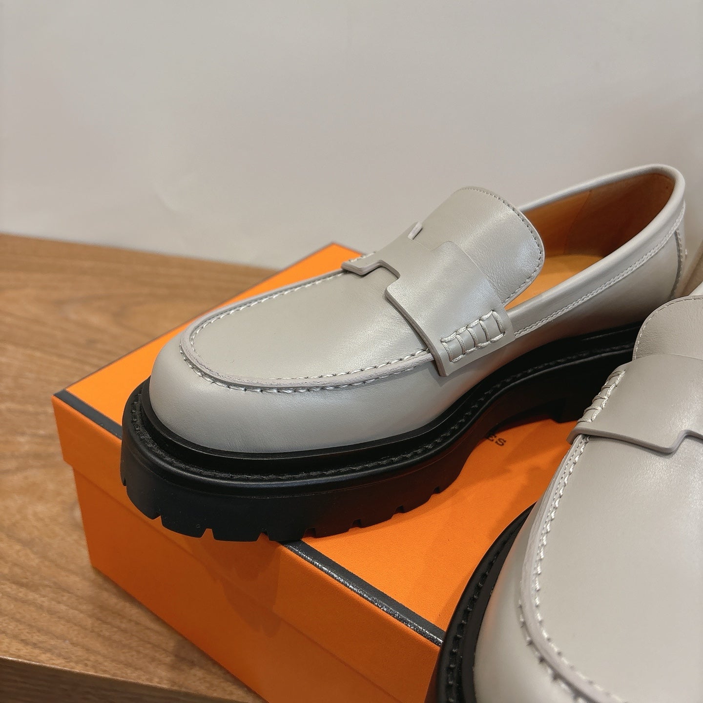 HM 26ss Loafers Gray Calfskin 638434