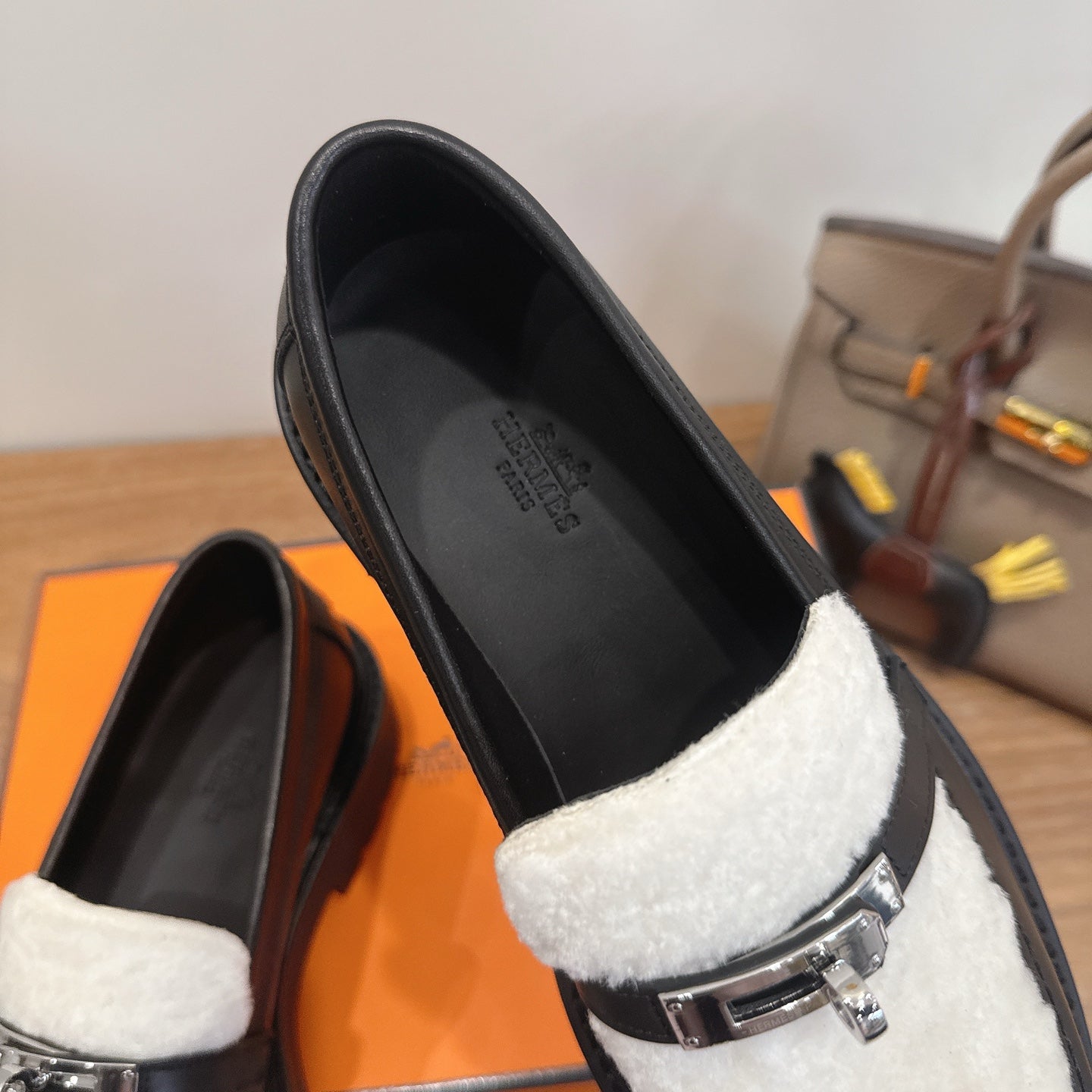 HM 26ss Loafers Black White Wool Calfskin 638439