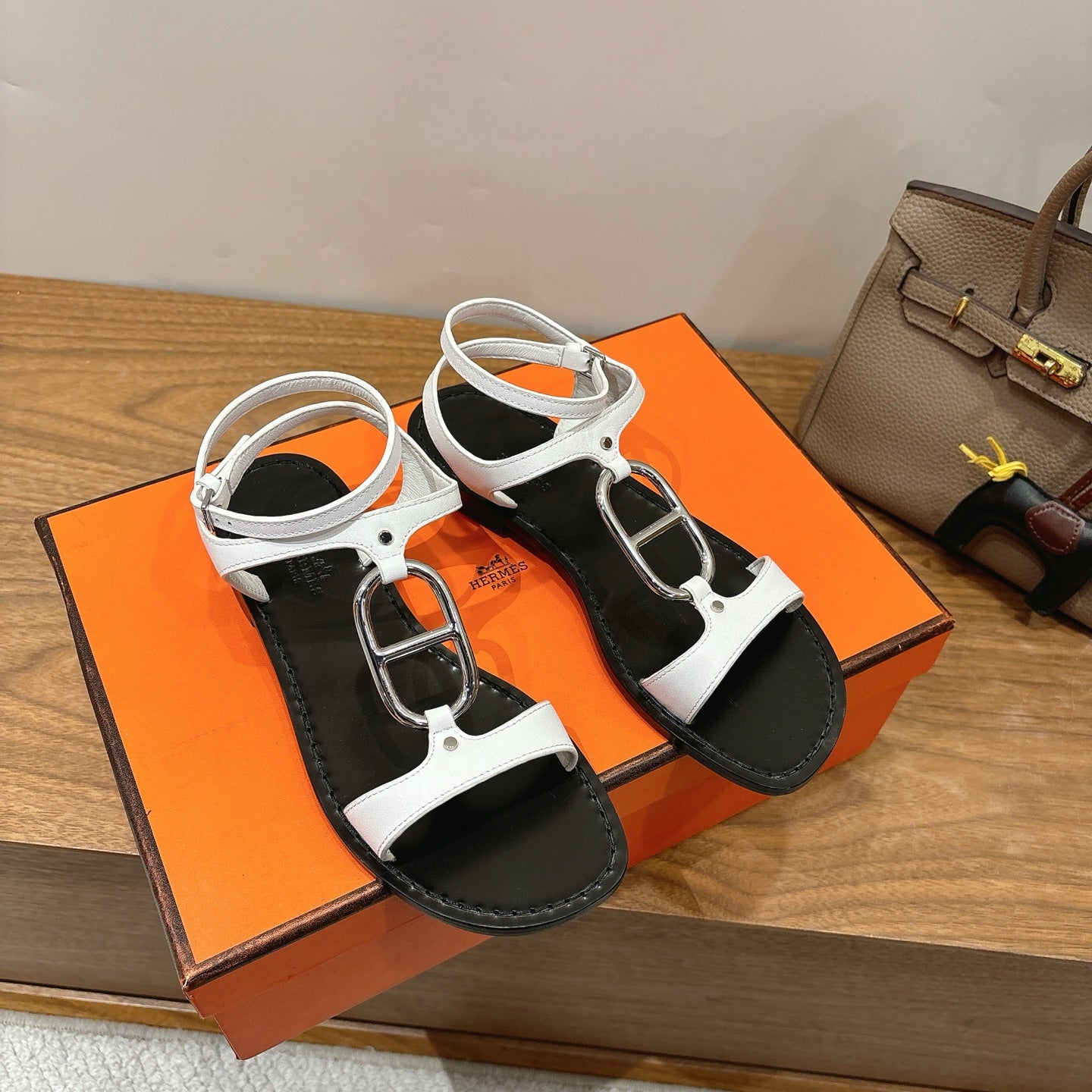 HM 26ss Sandals Black White Genuine Leather 638532