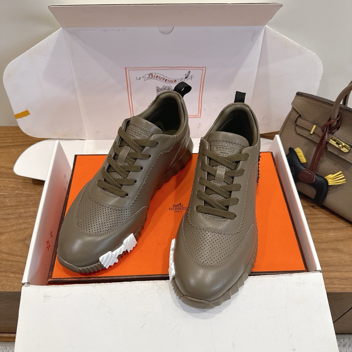 HM 26ss Sneakers Olive Green Leather 638569