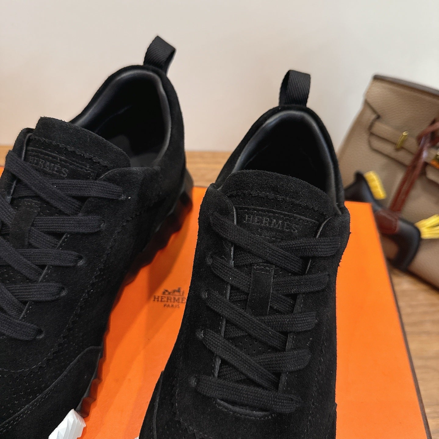 HM 26ss Sneakers Black Fabric Suede 638583