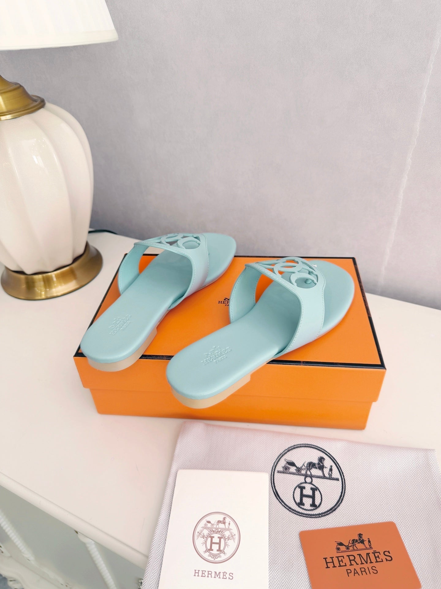 HM 26ss Pig-Nose Slipper Baby Blue Leather 605910