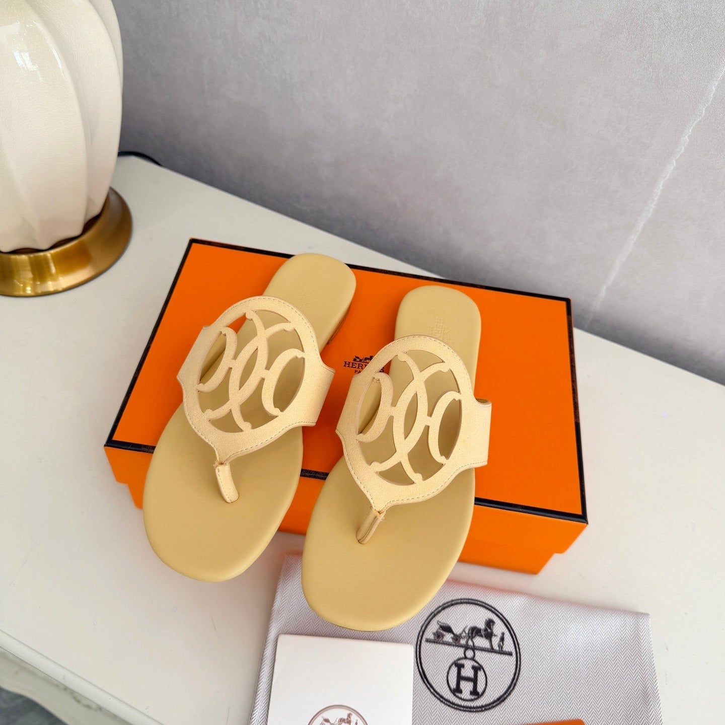 HM 26ss Pig-Nose Slipper Light Yellow Leather 605911