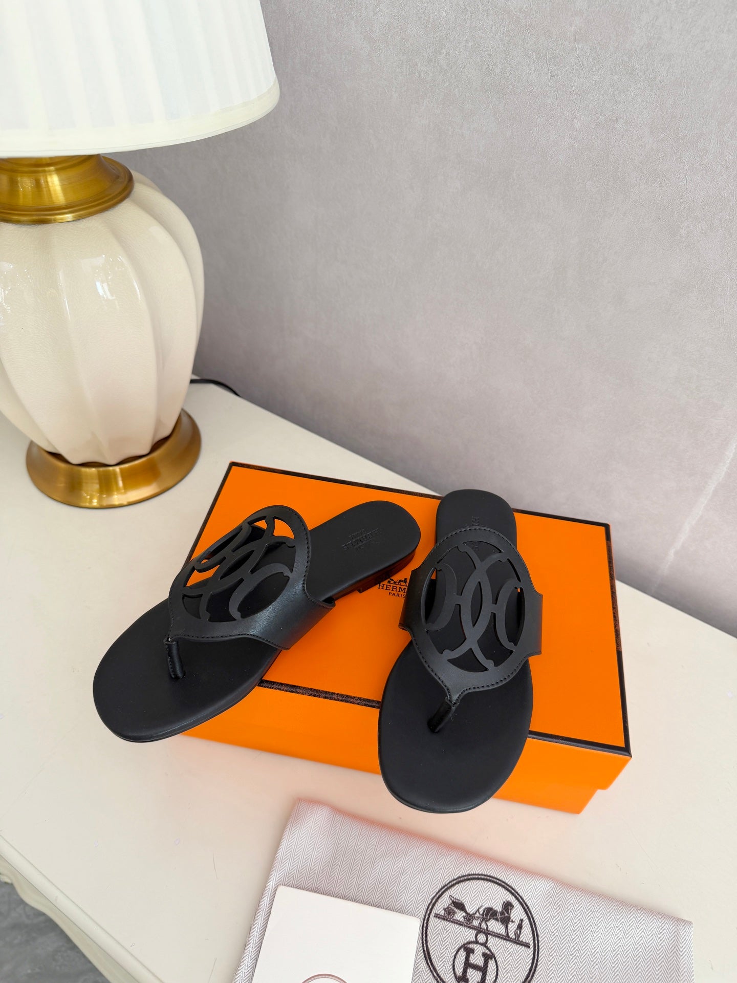 HM 26ss Pig-Nose Slipper Black Leather 605914