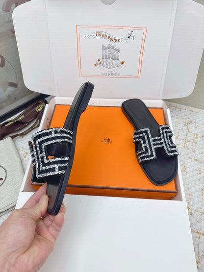 HM 26ss Oran Sandals Black Cowhide 625227