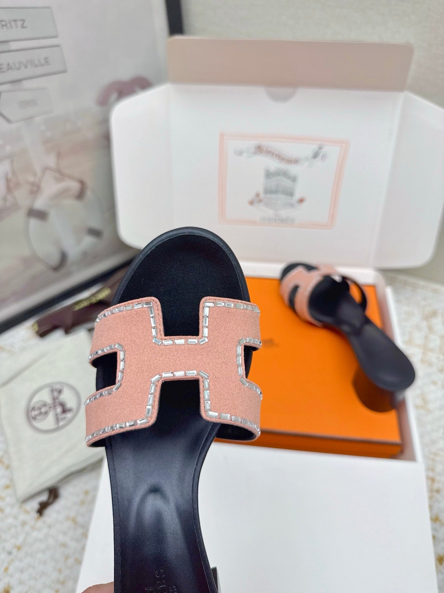 HM 26ss Oran Sandals 50 Black Light Pink Suede Sheepskin 625239